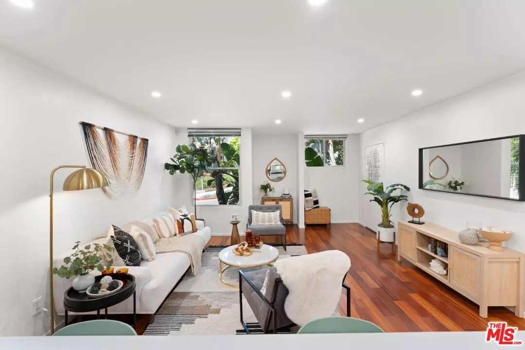 Los Angeles, CA 90029,960 Sanborn Ave #3