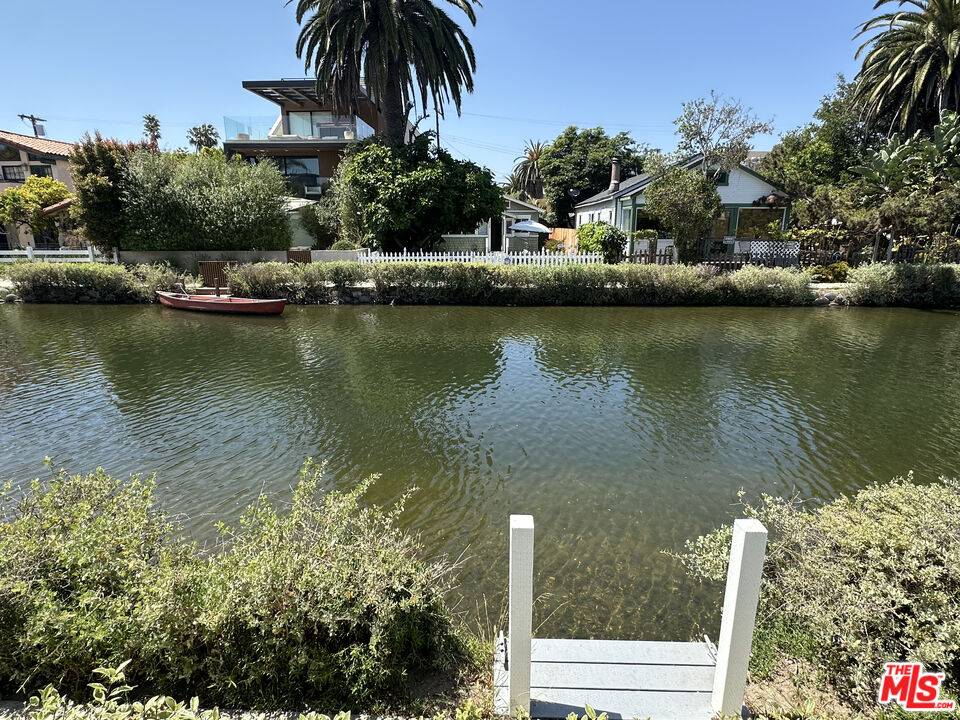 Venice, CA 90291,440 Howland Canal #1