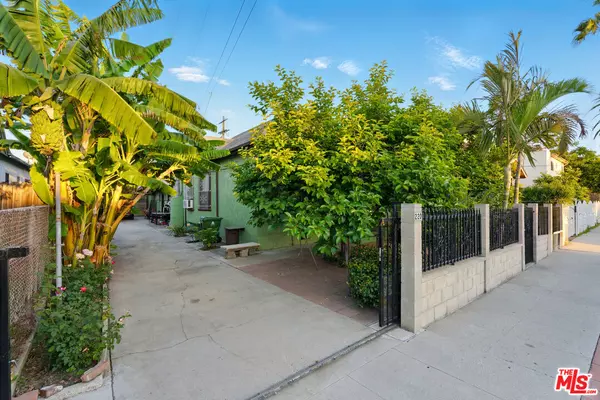 220 N Burlington Ave, Los Angeles, CA 90026