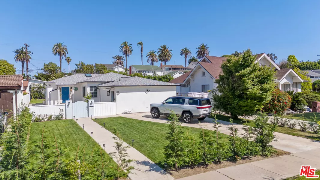 1152 S Windsor Blvd, Los Angeles, CA 90019