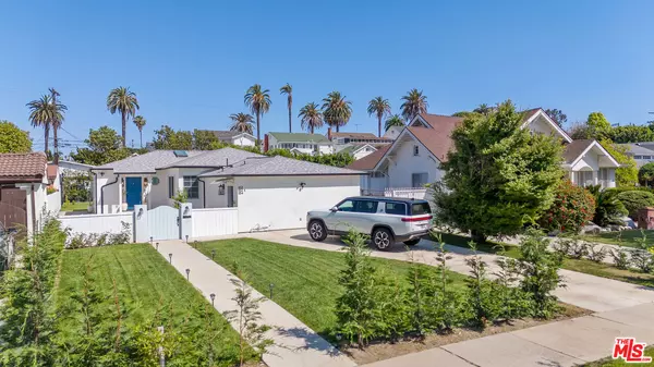 1152 S Windsor Blvd, Los Angeles, CA 90019