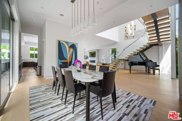 Los Angeles, CA 90046,741 N Fuller Ave