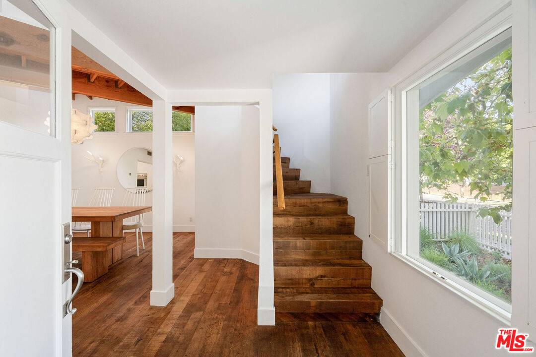 Venice, CA 90291,729 Superba Ave