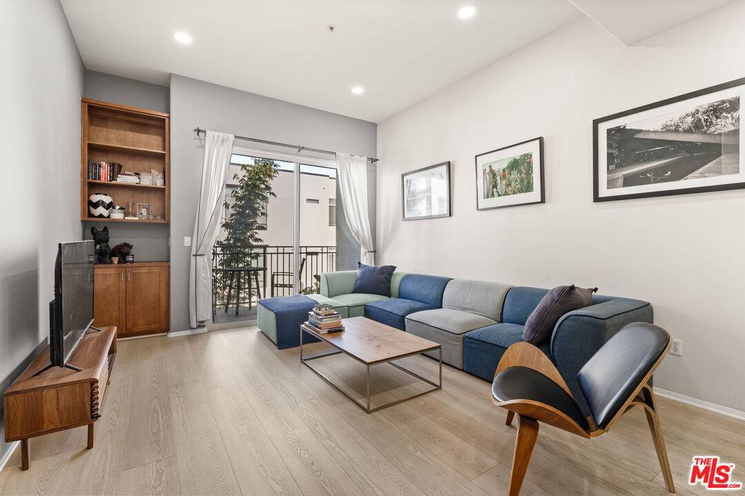 4060 Glencoe Ave #320, Marina Del Rey, CA 90292