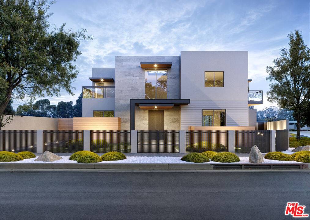 Los Angeles, CA 90045,8536 Mcconnell Ave