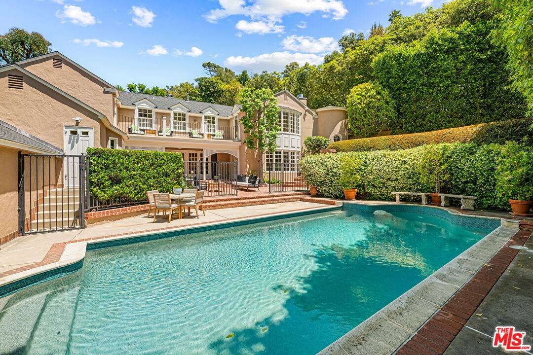 1376 San Ysidro Dr, Beverly Hills, CA 90210