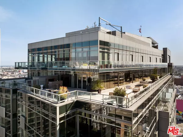 1155 S Grand Ave #2204, Los Angeles, CA 90015