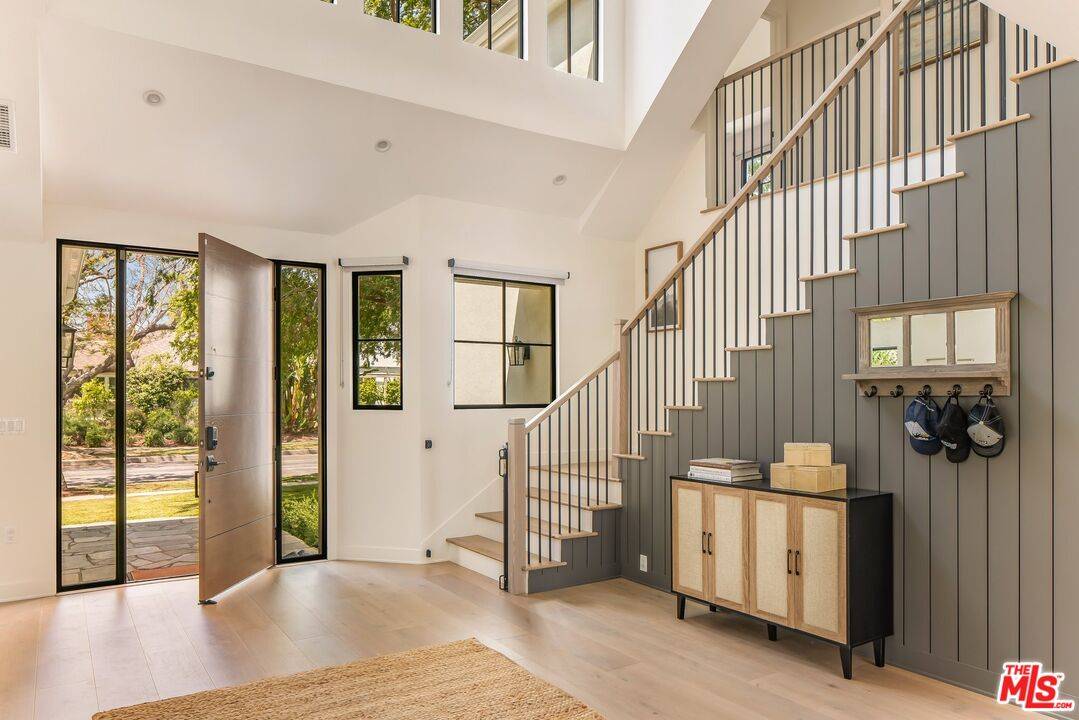 Los Angeles, CA 90066,3166 Colby Ave