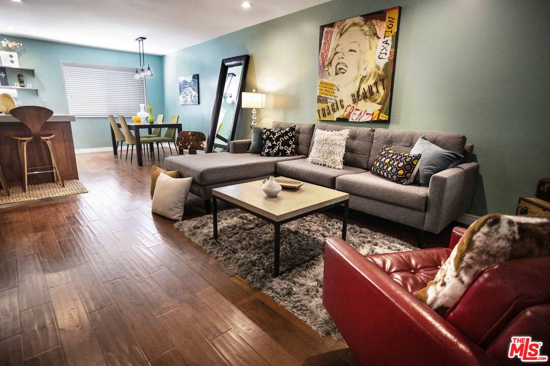 5920 Chula Vista Way, Los Angeles, CA 90068