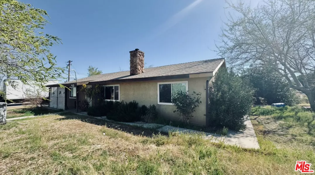 9979 5th Ave, Hesperia, CA 92345