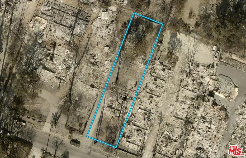 691 E Pine St, Altadena, CA 91001