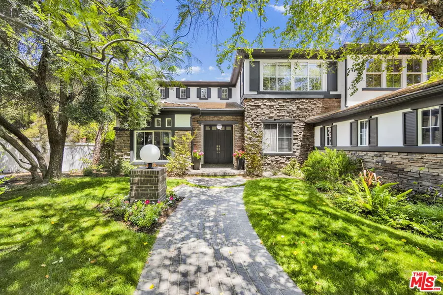 23473 Palm Dr, Calabasas, CA 91302