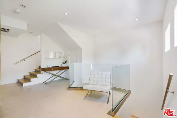 Los Angeles, CA 90046,1929 N Curson Pl