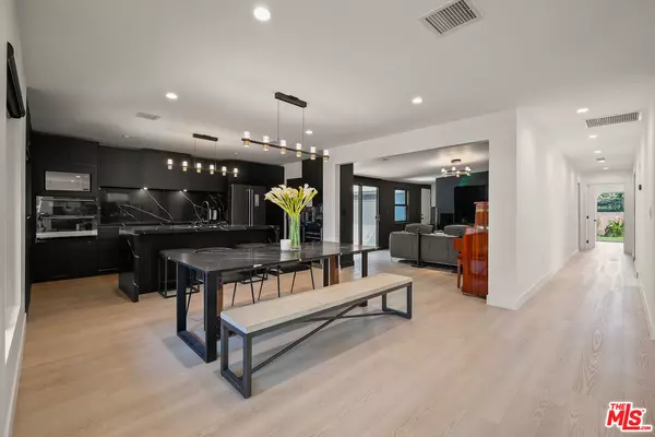 Santa Monica, CA 90404,3350 Virginia Ave