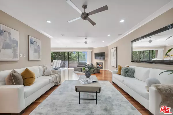 1124 N Kings Rd #106, West Hollywood, CA 90069