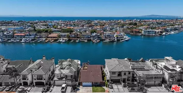 16661 Carousel Ln, Huntington Beach, CA 92649