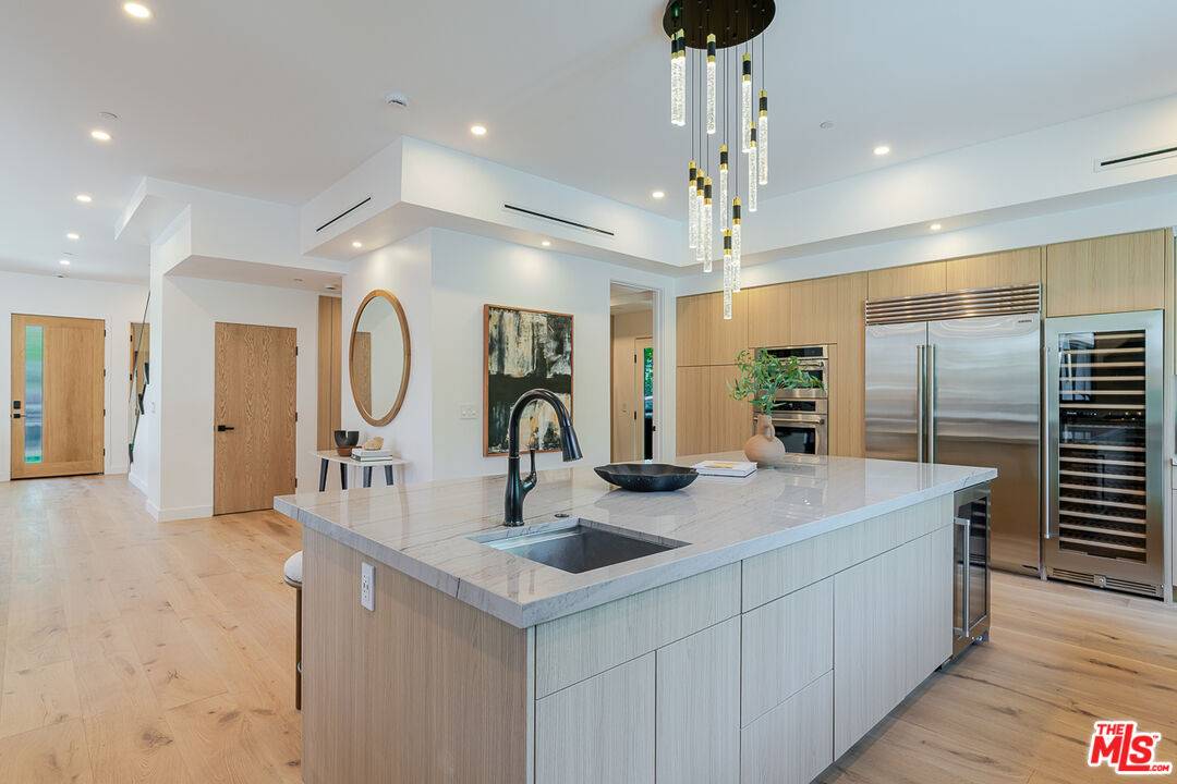 Valley Village, CA 91601,11559 La Maida St
