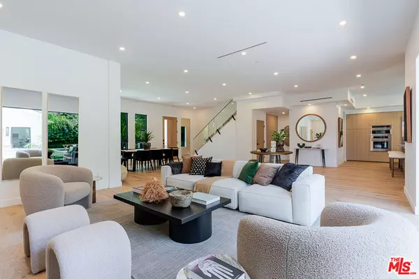 Valley Village, CA 91601,11559 La Maida St