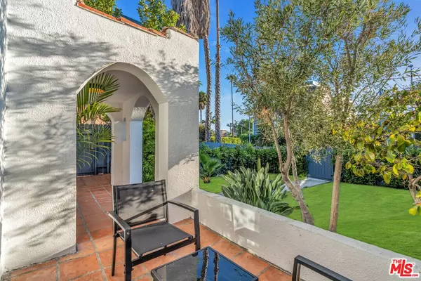 1006 N Crescent Heights Blvd, West Hollywood, CA 90046