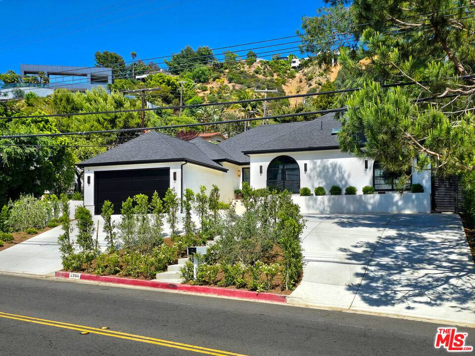 Beverly Hills, CA 90210,2288 Coldwater Canyon Dr