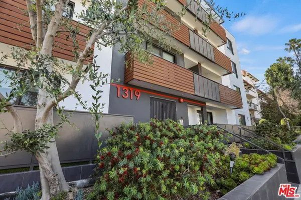 1319 Martel #205, Los Angeles, CA 90025