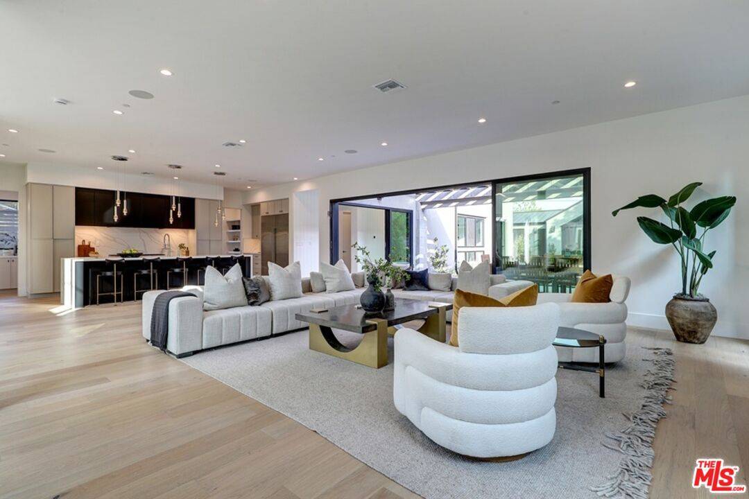 Venice, CA 90291,1246 Morningside Way
