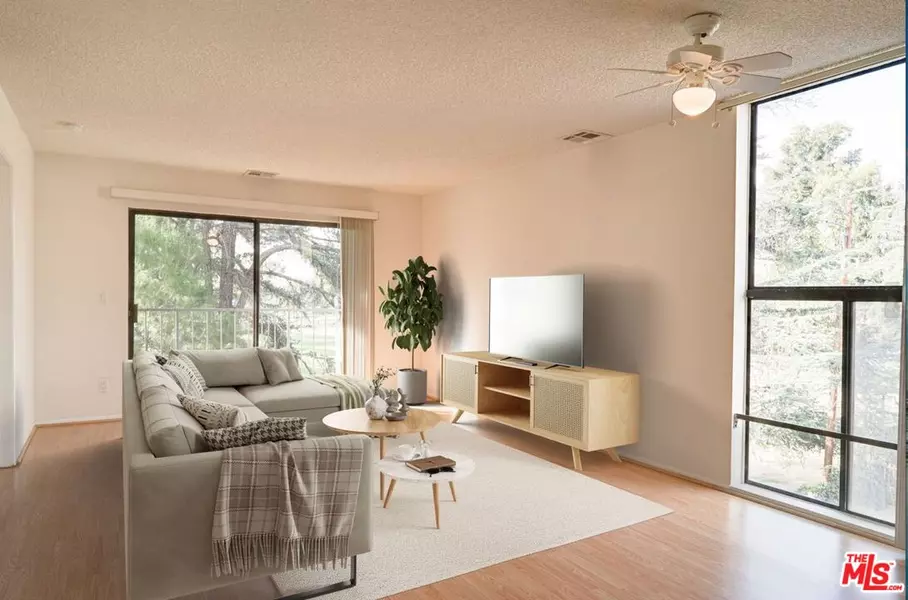 950 Edgecliffe Dr #3, Los Angeles, CA 90026