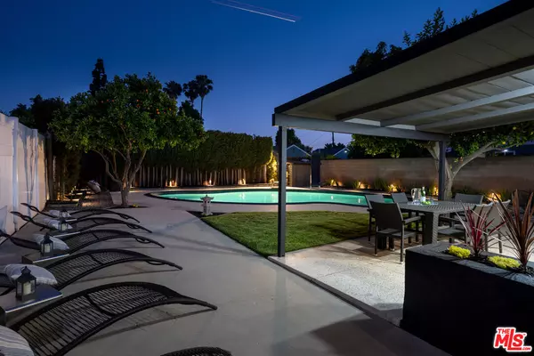 Van Nuys, CA 91405,14012 Valerio St