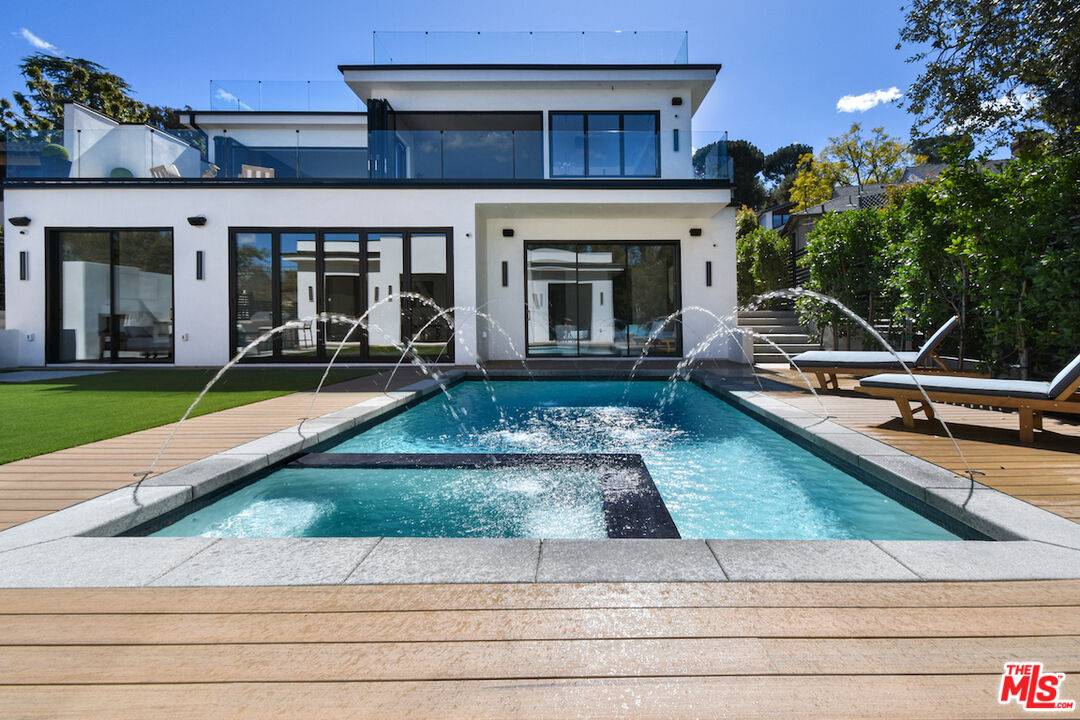 13015 Greenleaf St, Studio City, CA 91604
