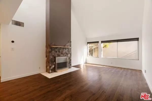 West Hollywood, CA 90069,950 N Kings Rd #341