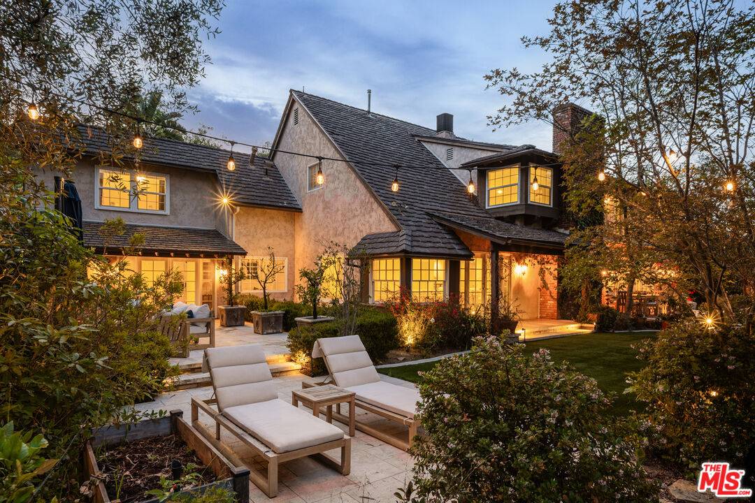 10834 Portofino Pl, Los Angeles, CA 90077
