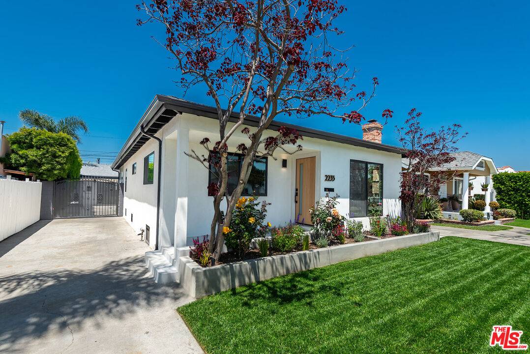 Los Angeles, CA 90016,2235 S Mansfield Ave