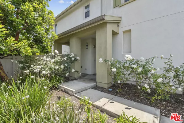 12000 Jackson Square Ct, Hawthorne, CA 90250