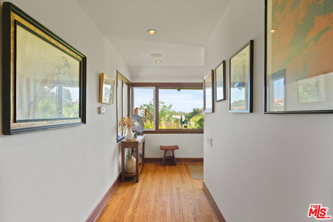 Topanga, CA 90290,2303 Tuna Canyon Rd