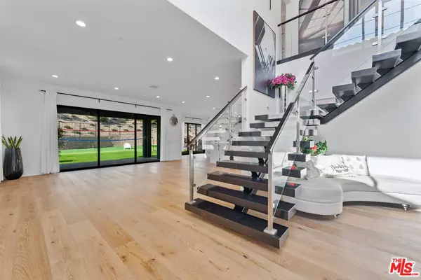 Porter Ranch, CA 91326,20761 Liana Ct