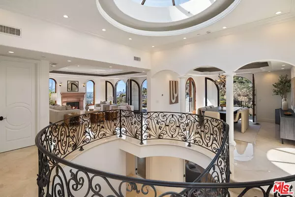 Los Angeles, CA 90046,8027 Floral Ave