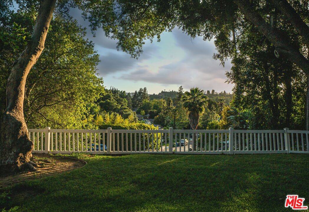 Sherman Oaks, CA 91403,15601 Woodfield Pl