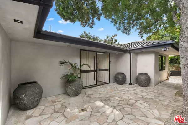 Los Angeles, CA 90077,11010 Chalon Rd