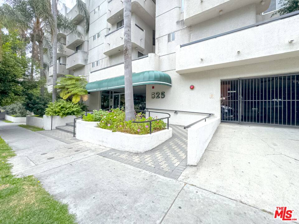 525 S Berendo St #204, Los Angeles, CA 90020