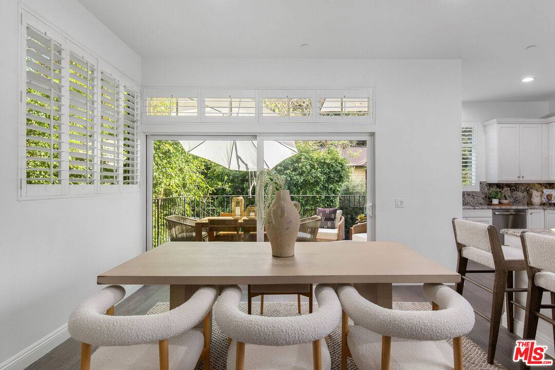 Los Angeles, CA 90077,10523 Selkirk Ln