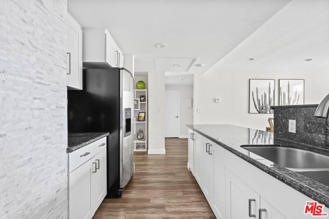 Los Angeles, CA 90067,2160 Century Park E #1103