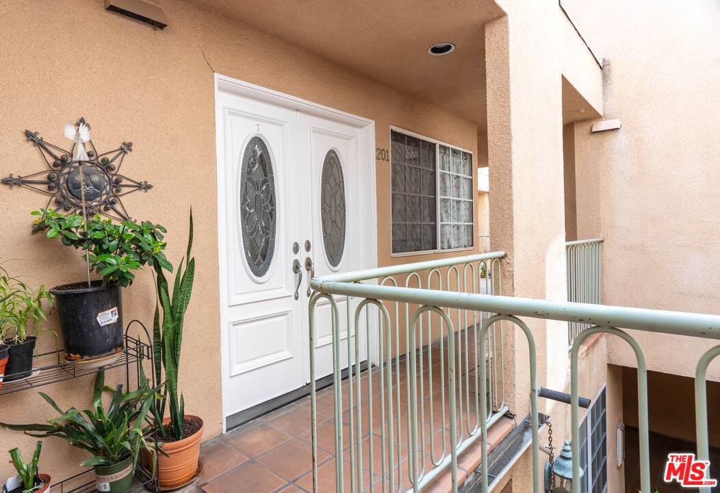 Glendale, CA 91206,411 Piedmont Ave #201