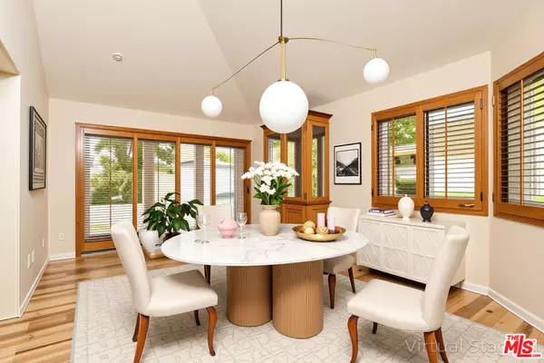 Westlake Village, CA 91362,4042 Stoneriver Ct
