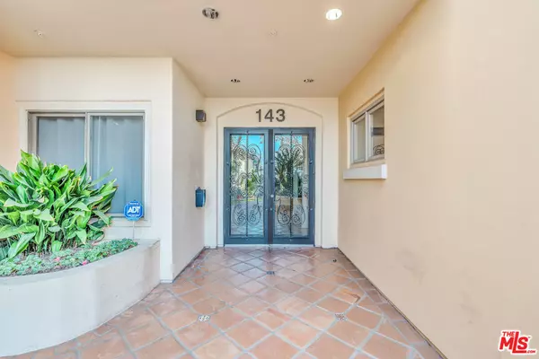 Beverly Hills, CA 90211,143 N Arnaz Dr #304