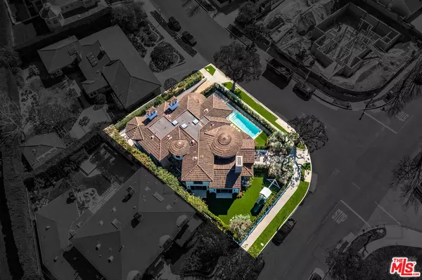 Pacific Palisades, CA 90272,700 Alma Real Dr