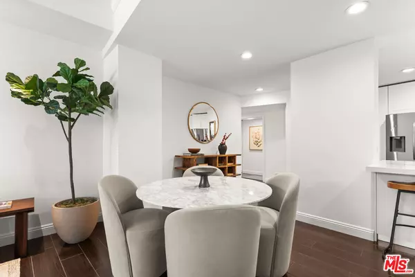 Los Angeles, CA 90046,7250 Franklin Ave #107