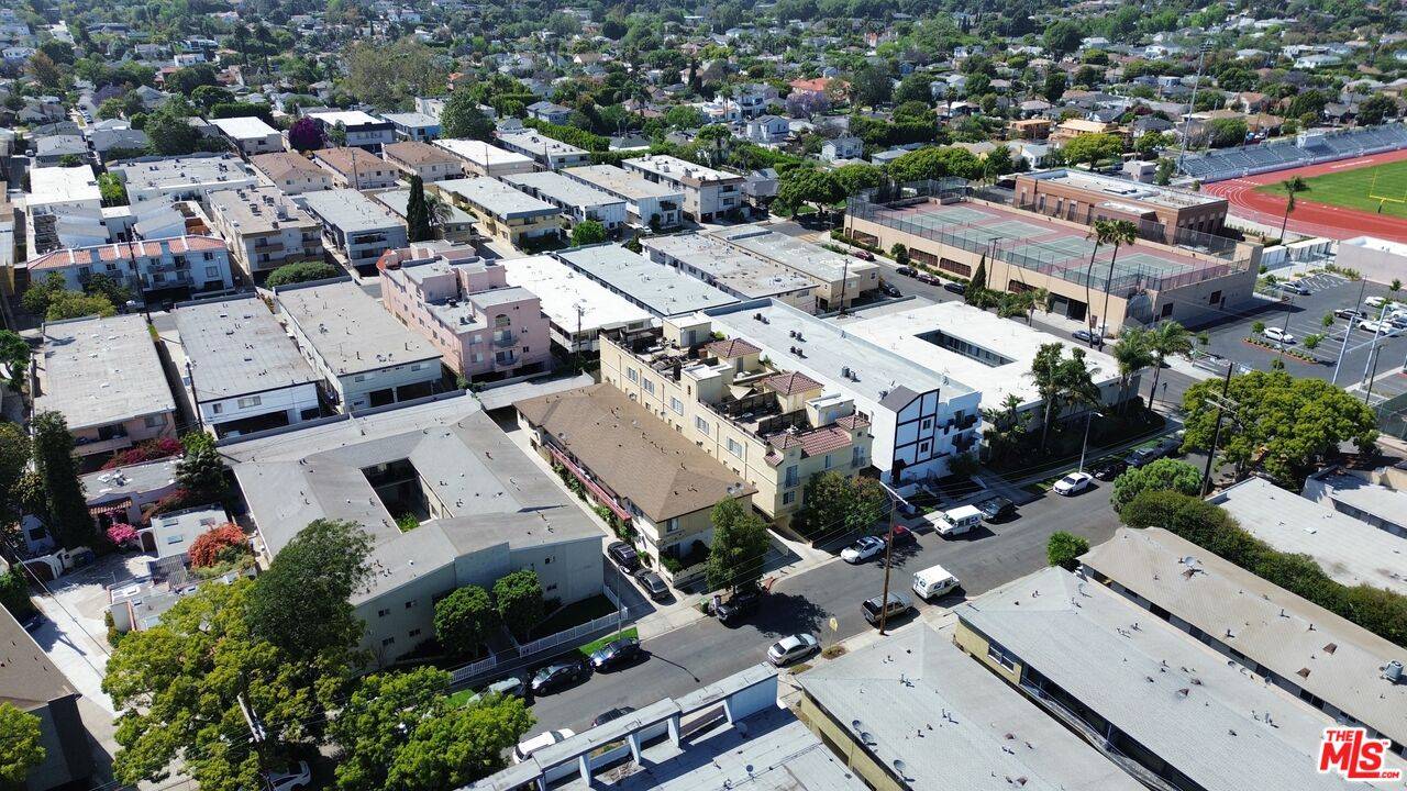 Los Angeles, CA 90034,3125 S Durango Ave