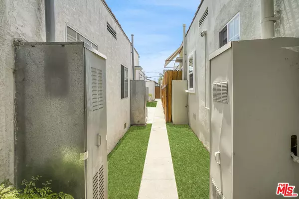 Santa Monica, CA 90404,2415 Arizona Ave