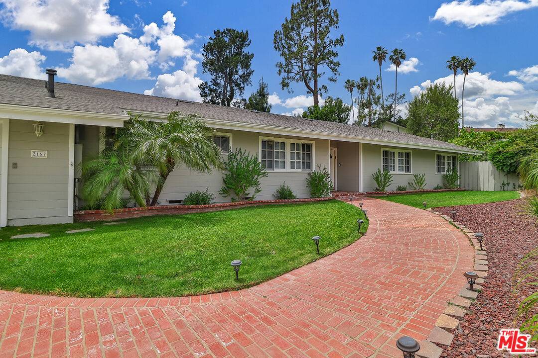 Los Angeles, CA 90049,2167 Westridge Rd