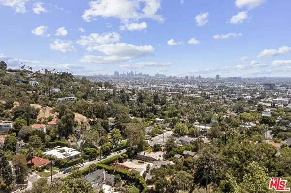 Los Angeles, CA 90068,5940 Manola Way